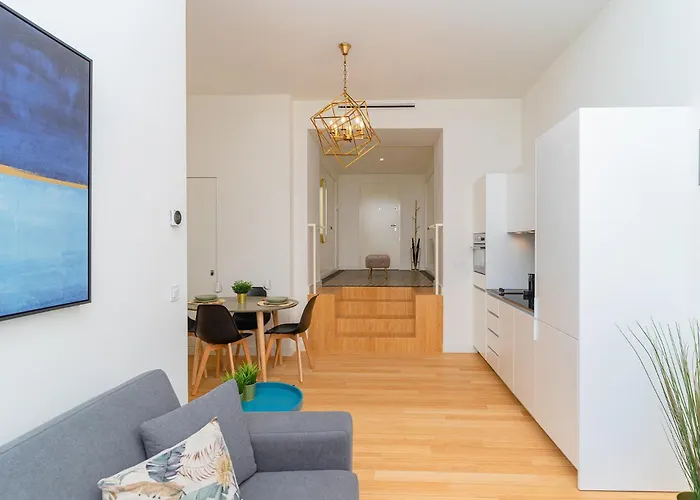 Charming • * Oporto