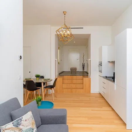 Charming • * Porto